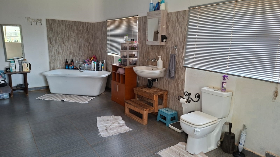 5 Bedroom Property for Sale in Schylock A H North West